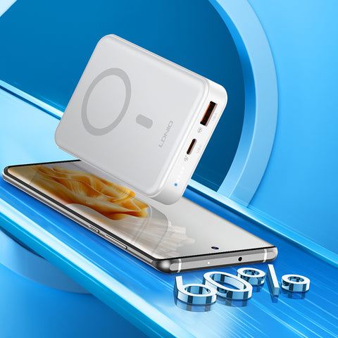 PQ16 Powerbank Magnetico Wireless 15W con Stand Invisibile - 10000mAh PQ16 Powerbank Magnetico Wireless 15W con Stand Invisibile - 10000mAh